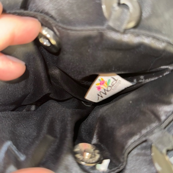 Mad by Design Flower Clutch/Wristlet - Picture 7 of 11